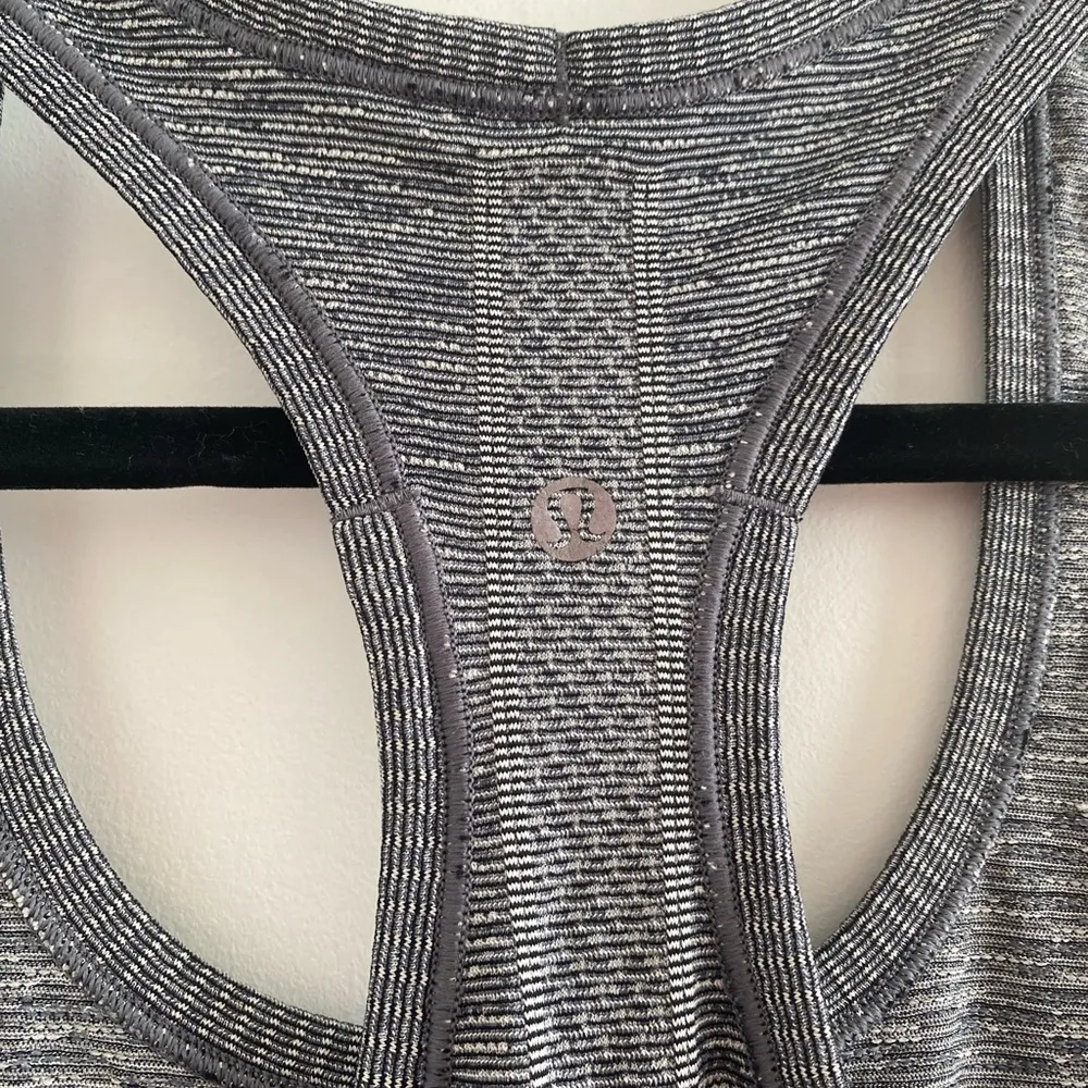 Lululemon Black/White Swiftly Tech Racerback Tank First Release Size 8 - Image 7