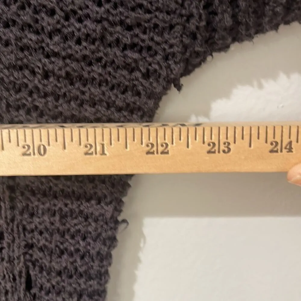 Free People Cross My Heart Cable Knit Gray V Neck Frayed Hem Sweater size M - Image 9