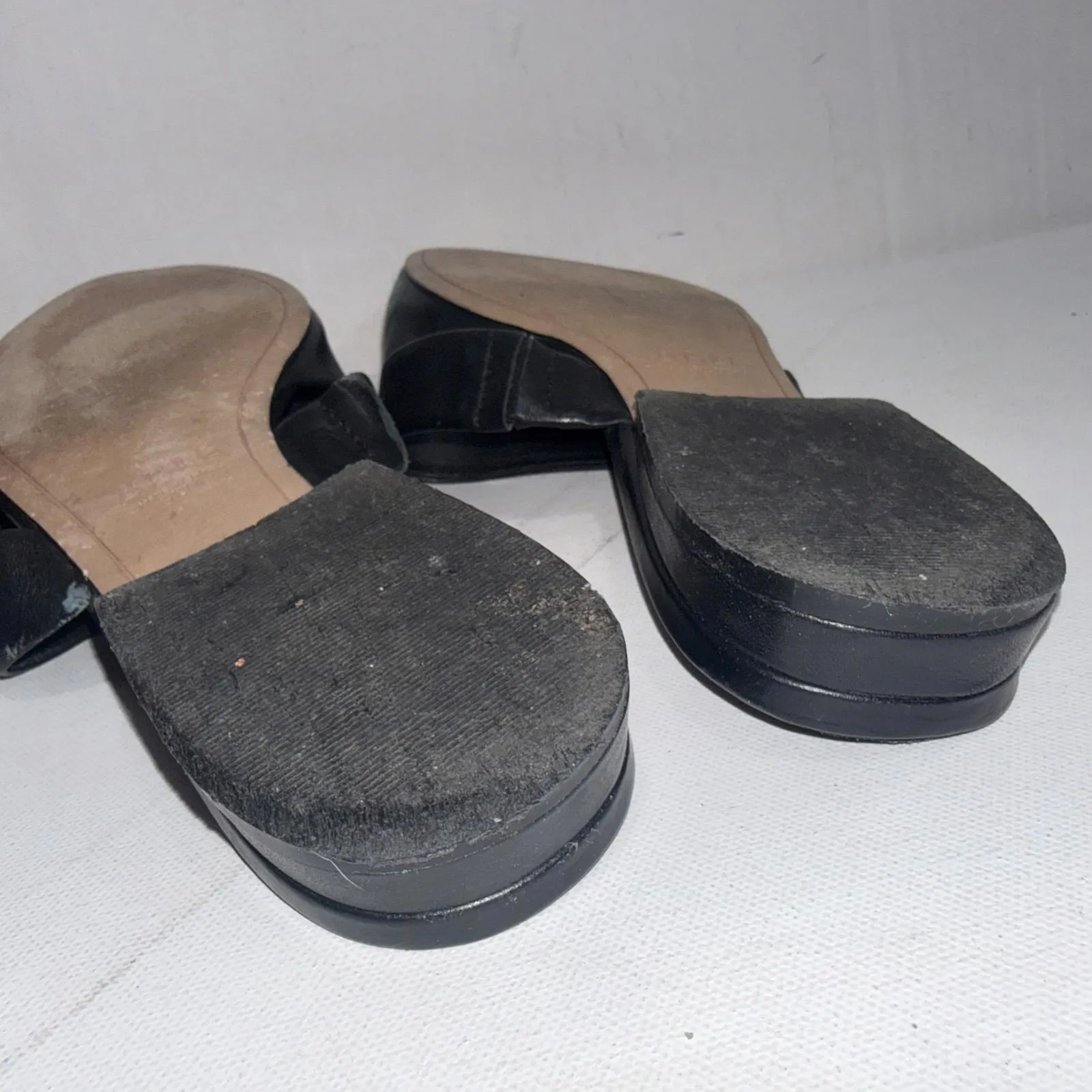 Able Black Leather Old Money Minimalist Pointed Toe Slides Mules Size 9.5 - Image 9