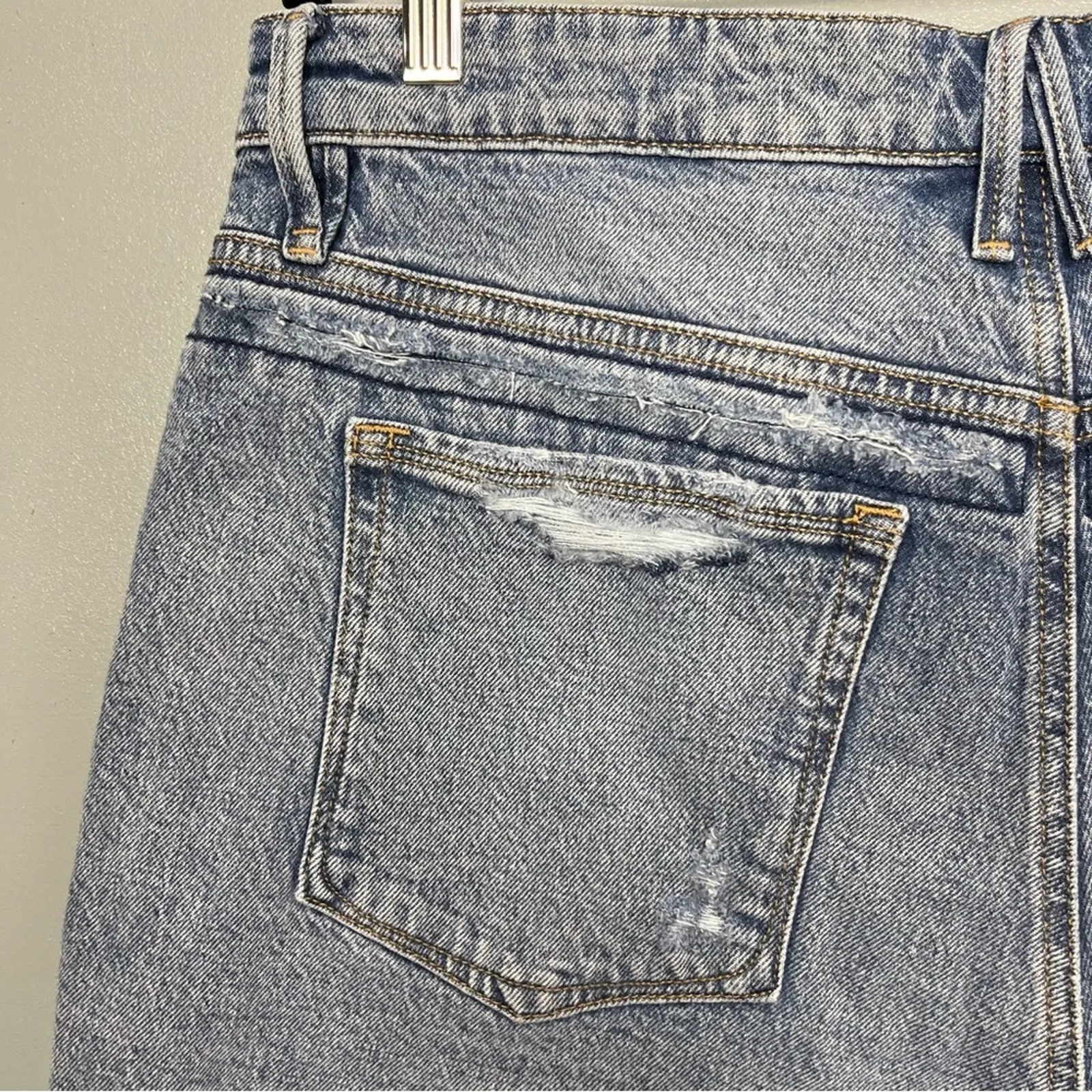 NWT Good American Good 90’s Short Denim Jean Cut Off High Rise Distressed - Image 4