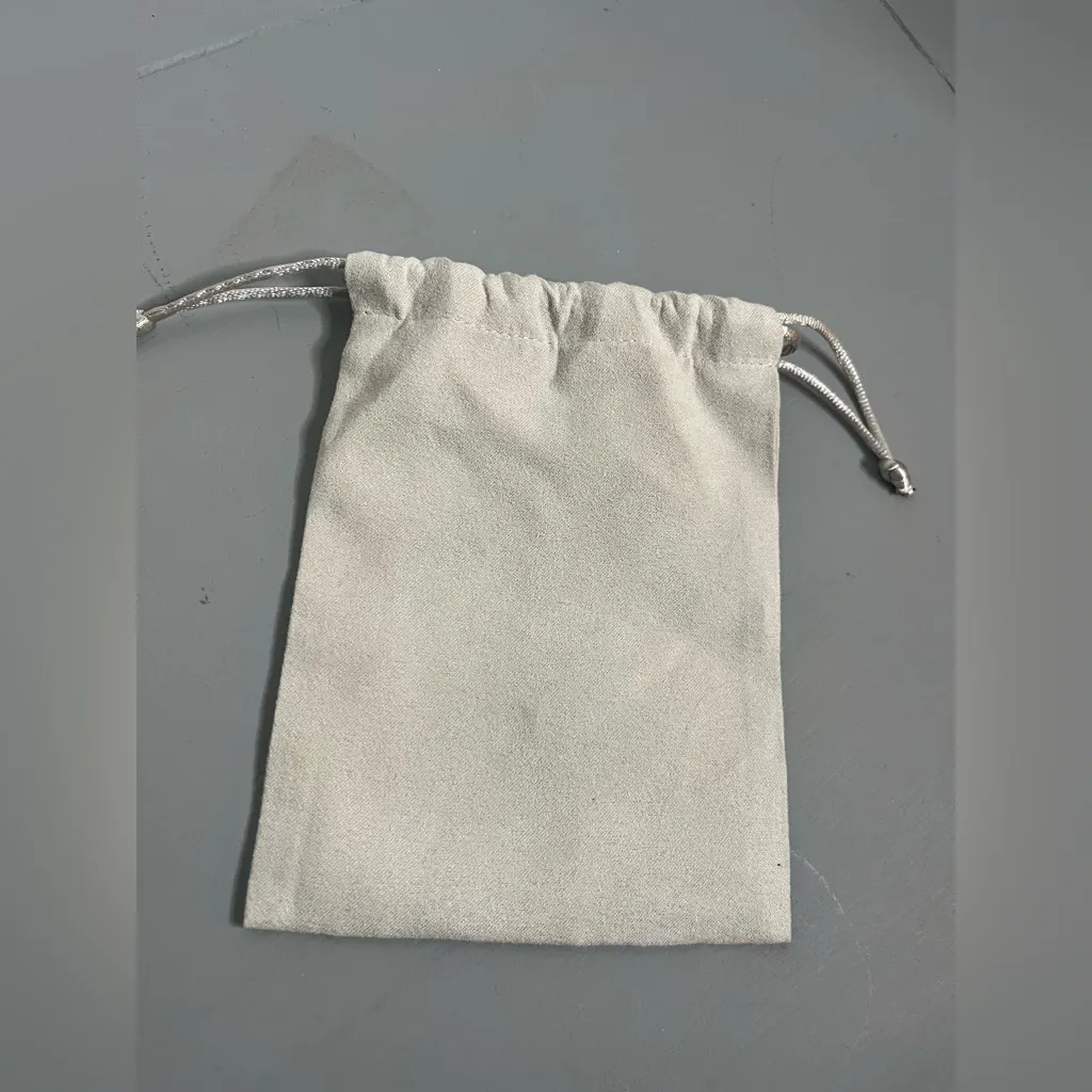 Kendra Scott Silver Gray Velvet Drawstring Jewelry Bag OneSize Neutral Versatile - Image 7