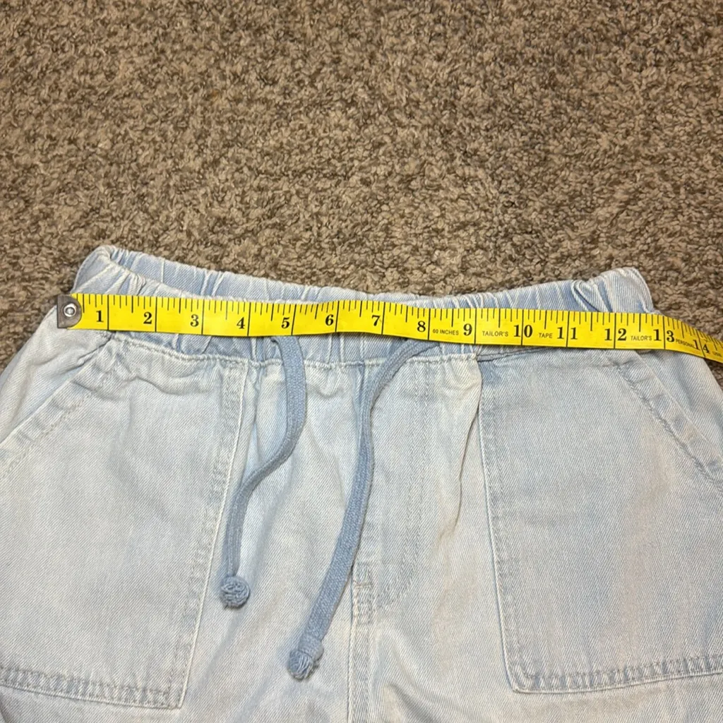 Light‎ Wash Denim Casual Drawstring Shorts Women’s Medium Blue - Image 3