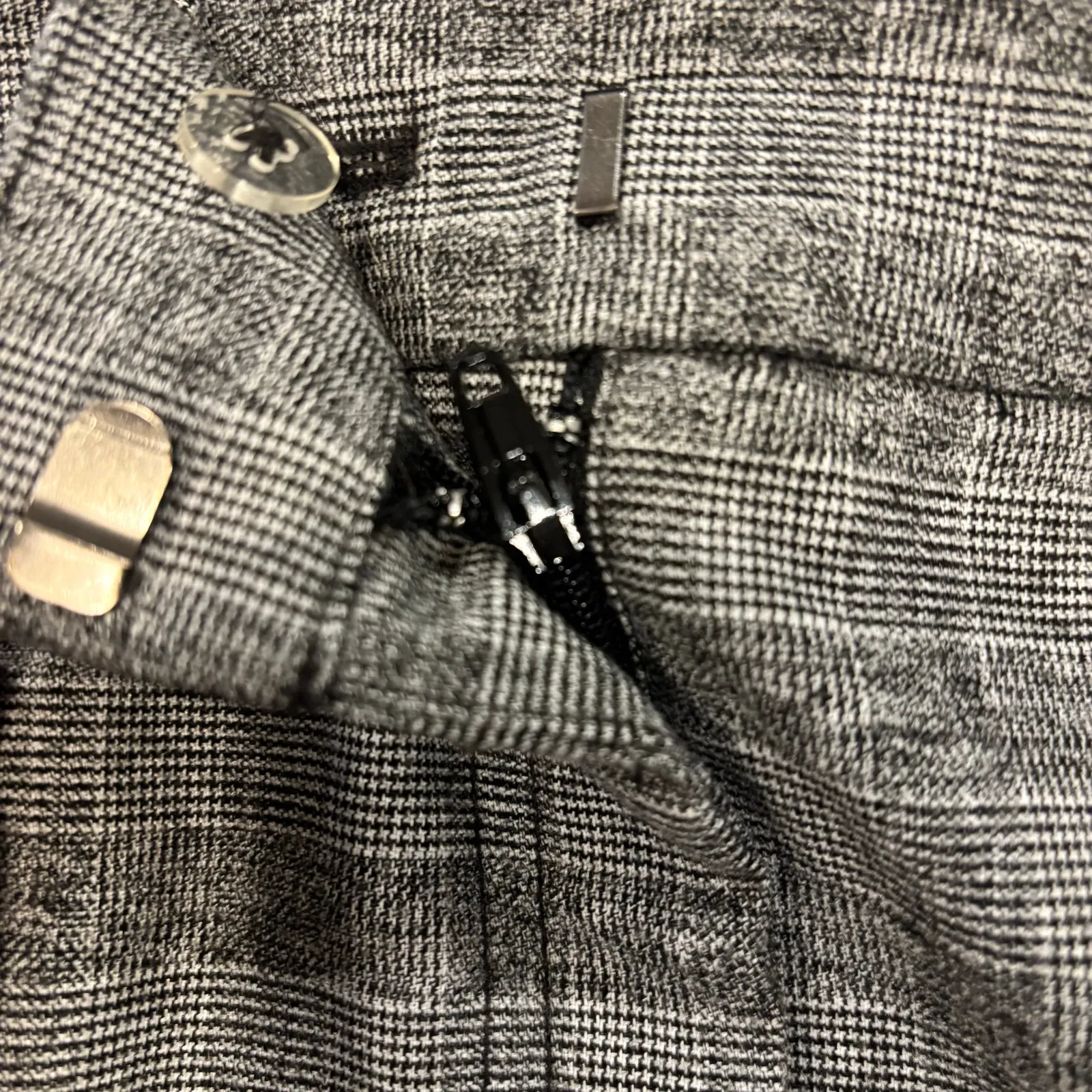 Y2K, vintage Banana Republic plaid mini skirt, gray, Size 12 - Image 4