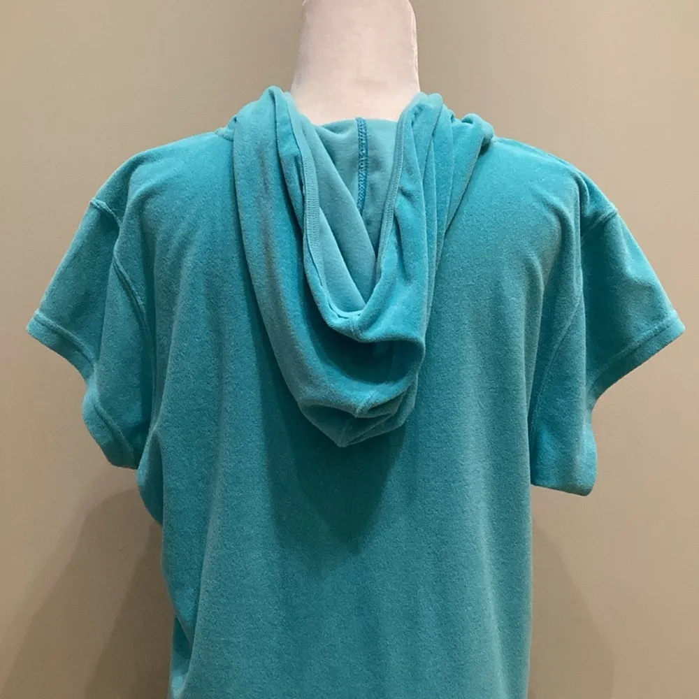 Cuffy’s Cape Cod Hooded Beach Cover - Image 8