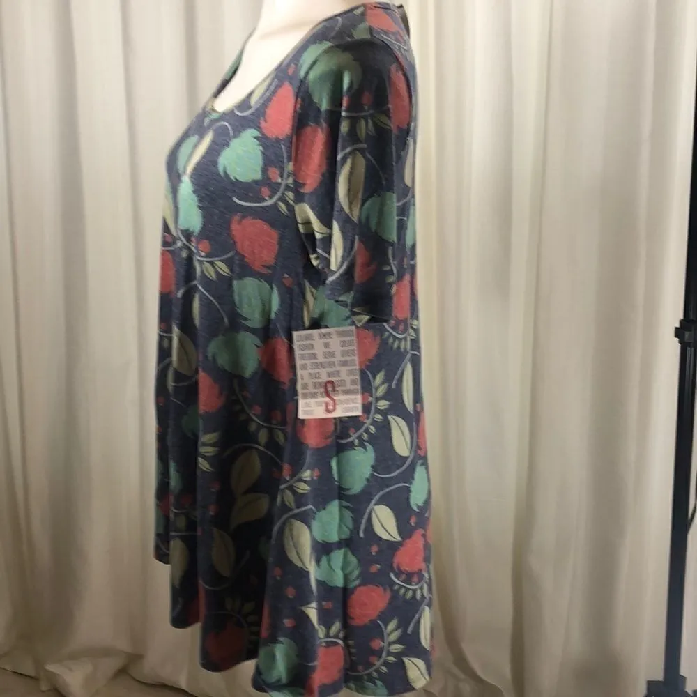 Lularoe blue green leaf print short sleeve top - Image 3