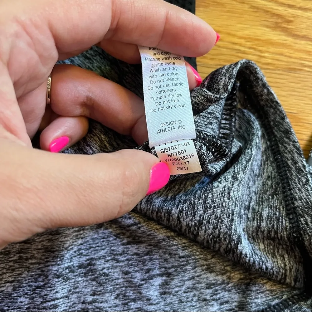 Athleta running wild half zip pullover size XXS - Image 5