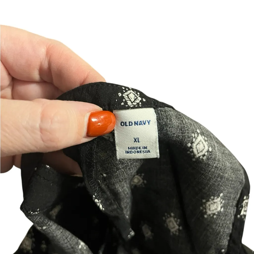 Old Navy Black and White Patterned Tank Top Blouse - Image 7