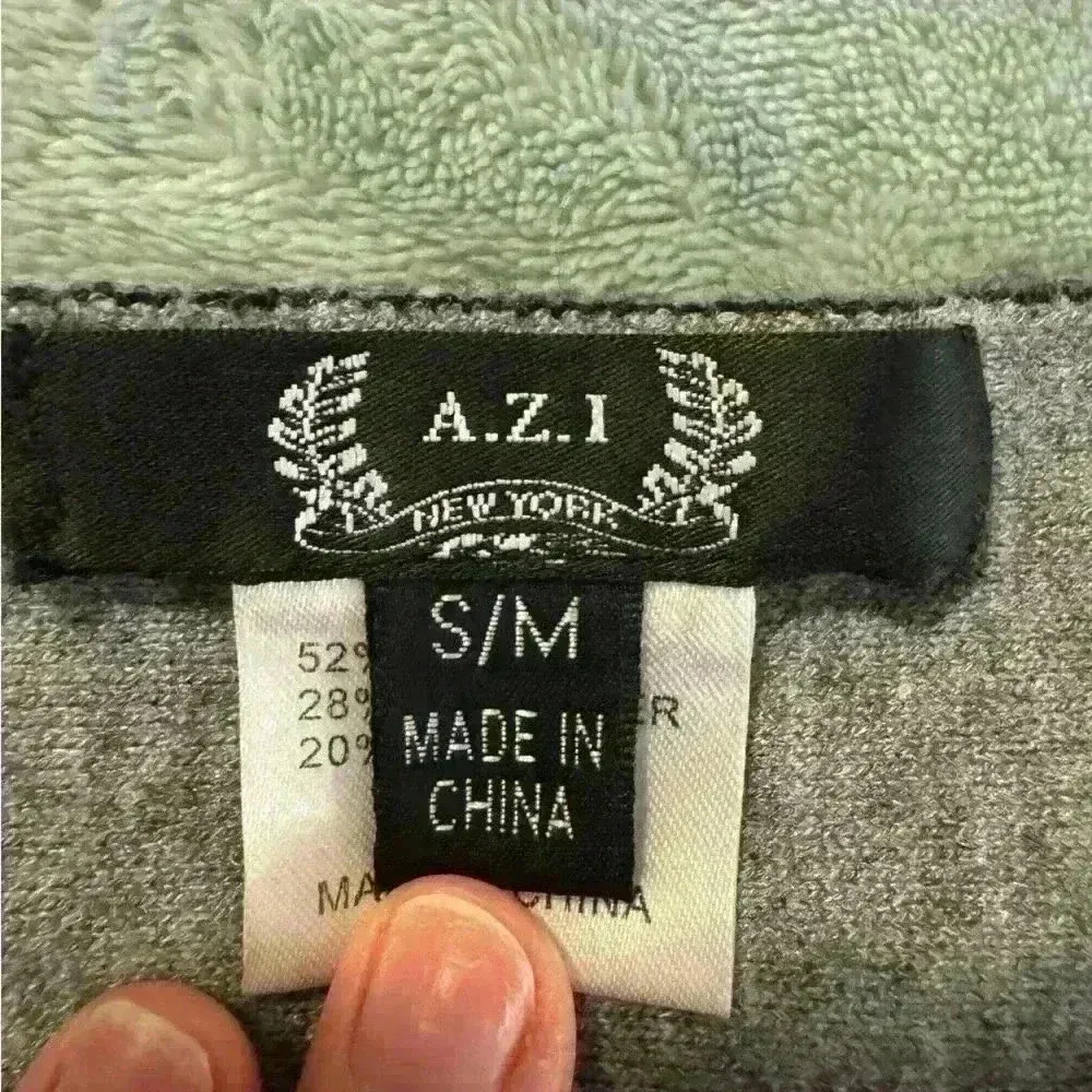 Women’s Black A.Z.I. Throw - Image 5