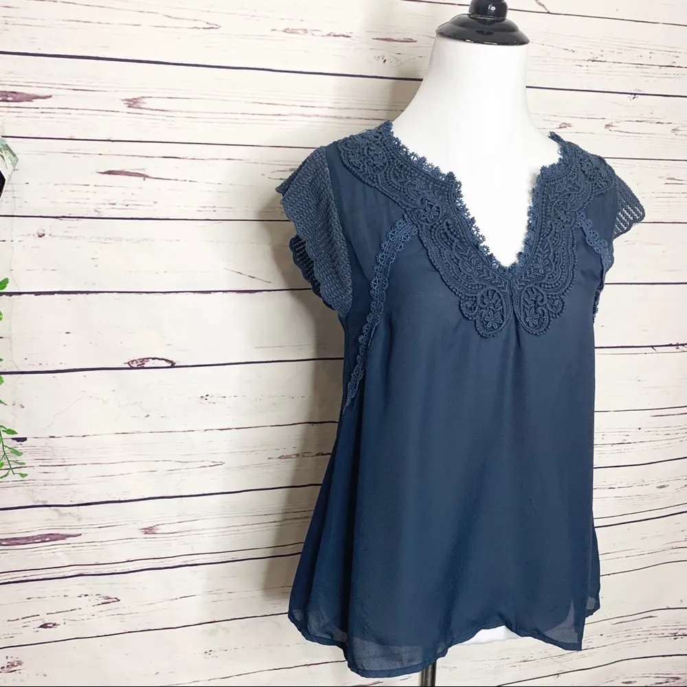 Gianni Bini Navy Blue Embroidered Lace Chiffon Casual Boho Blouse Top Size XS - Image 2