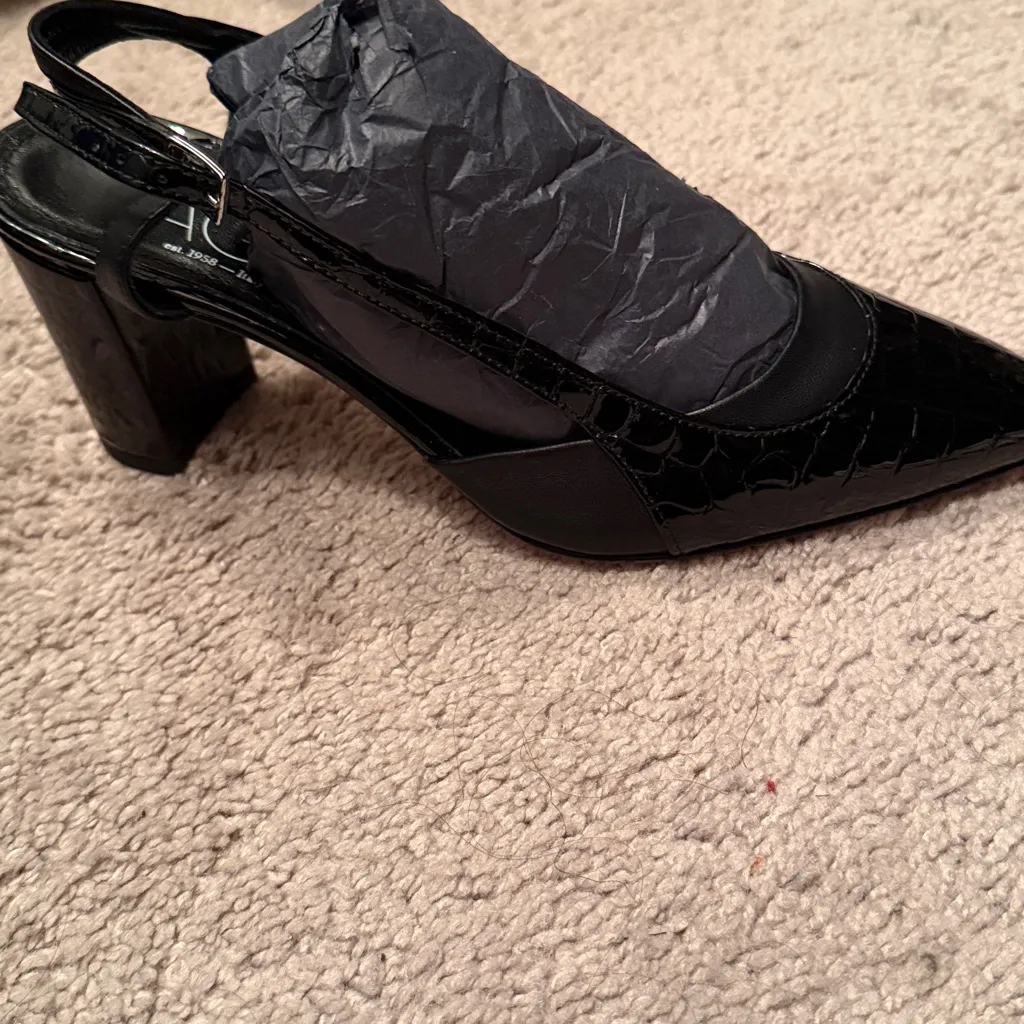 NWOT, AGL leather sling back, adjustable strap Black Size 6.5 - Image 10