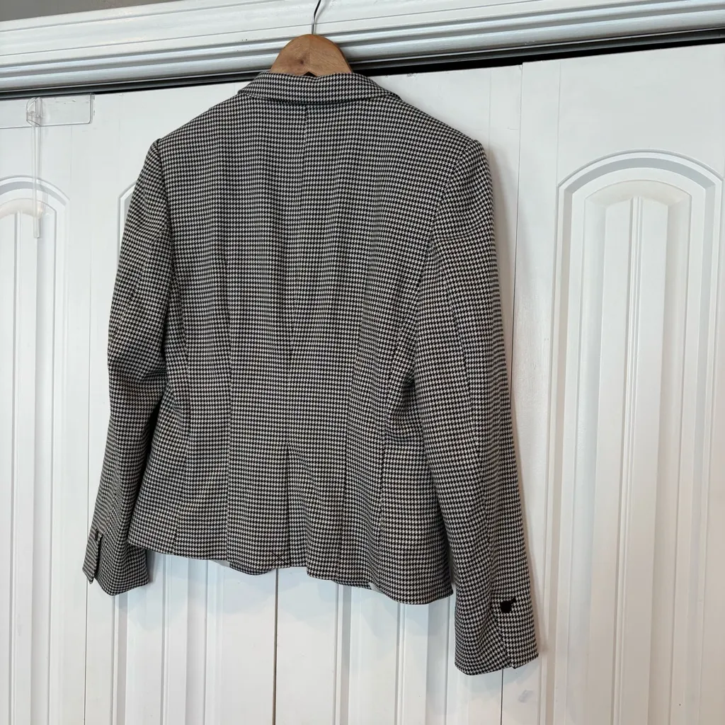 H&M Black And White Blazer Size‎ 8 - Image 2