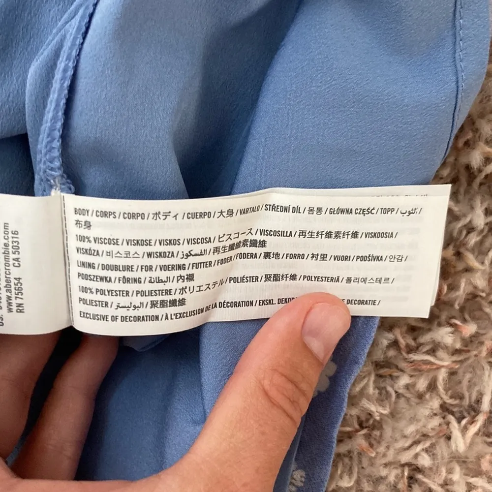 Hollister daisy print mini skirt sz S - Image 5