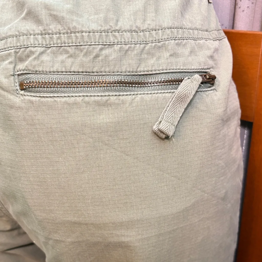 Old Navy Sage Low Waist Green Cargo Pants - Image 10