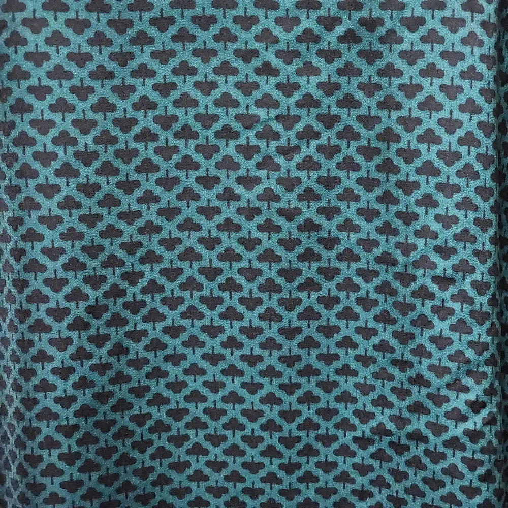 Smart Set green black club pattern blouse size large - Image 2