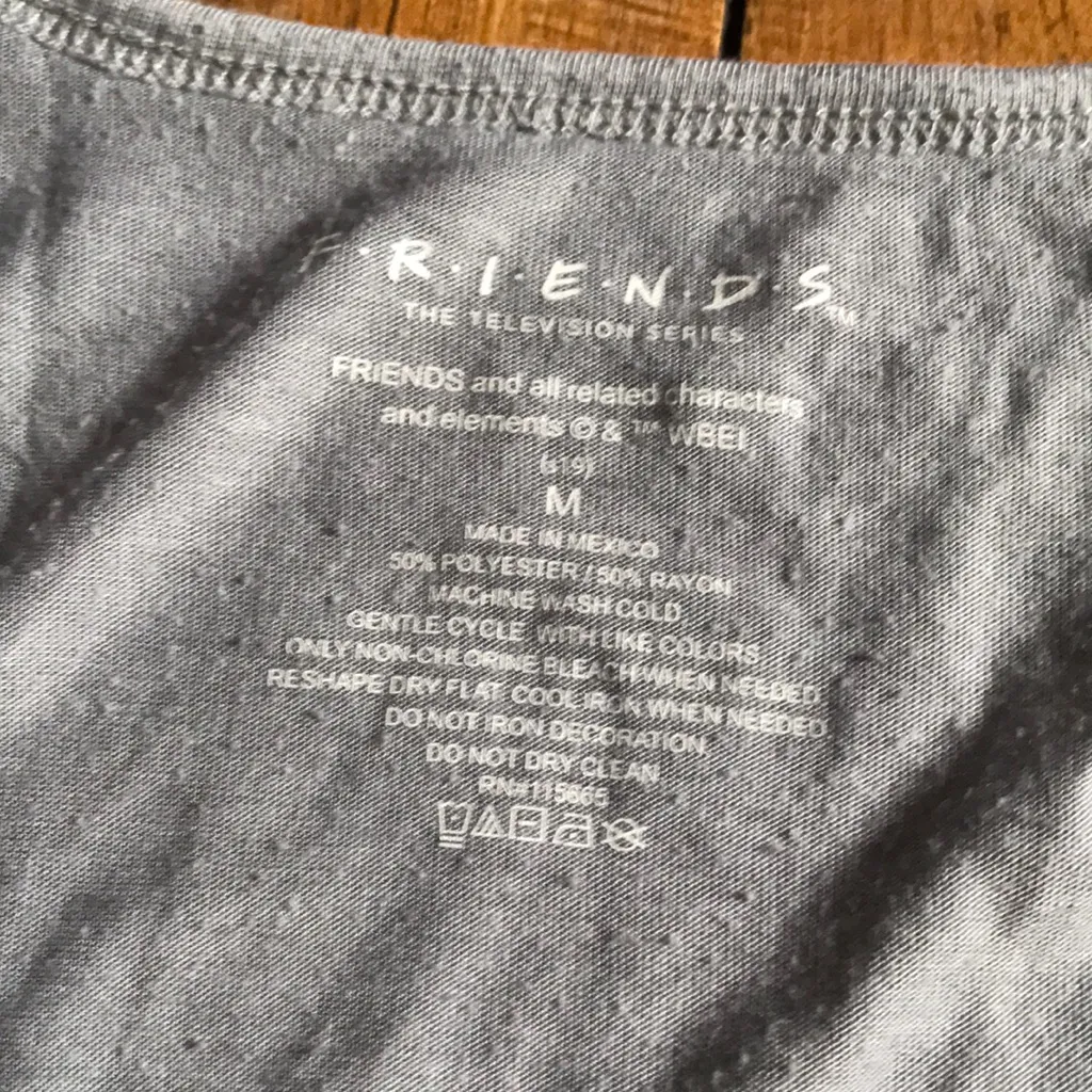 FRIENDS Gray Central Perk Short Sleeve Tee Size L - Image 2