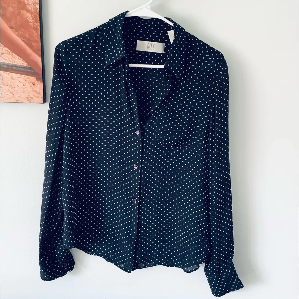 SUPER CUTE 🖤🤍🖤 SILK TOP ❤️ Blue Size 8 - Image 2