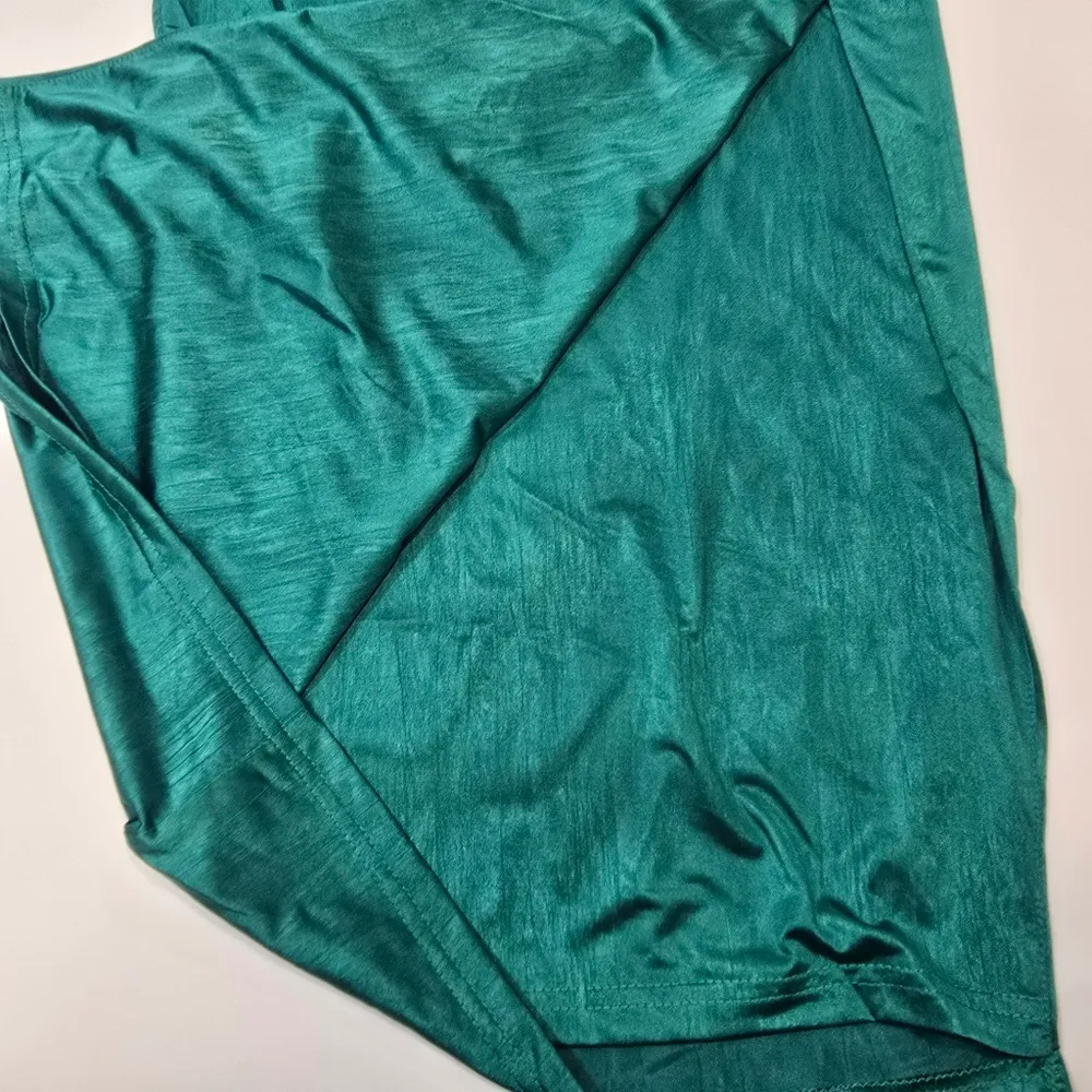 Superdown Karolyna Maxi Skirt Set in Teal - Image 6