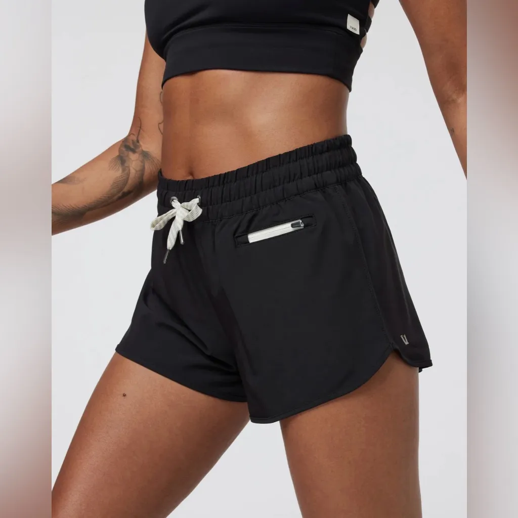 Vuori Clementine 2.0 Short Black Large - Image 3