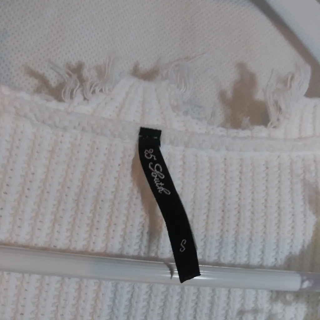 25 South White Frayed Distressed Hem Ribbed Knit Crop Sweater Size Small - Image 5