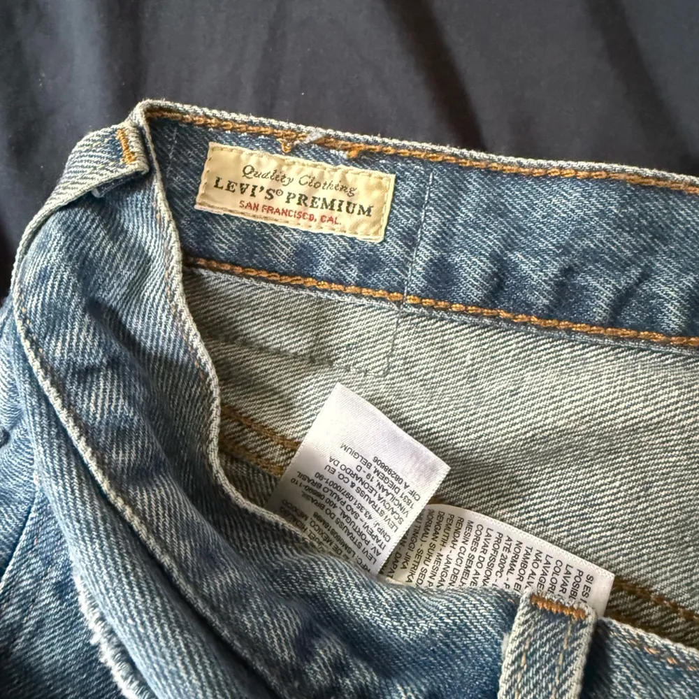 Levis 501 Jeans Women Blue Button Fly High Rise Big E Premium Denim Size 30 - Image 6