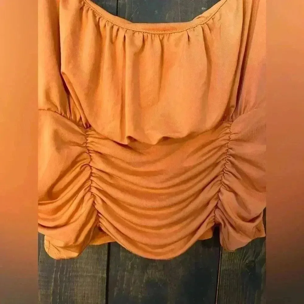 Live in the Moment Orange Ruched Spaghetti Strap Crop Top Size M A49 - Image 2
