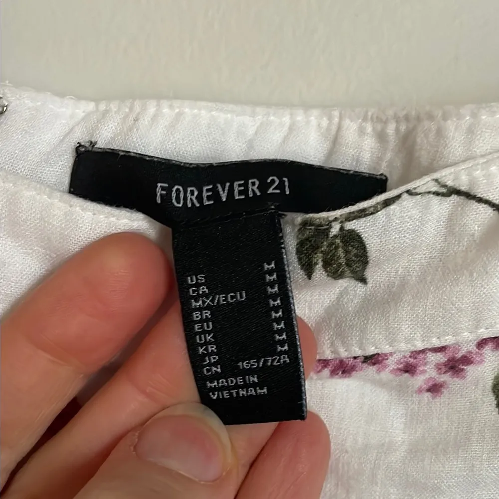 White and Pink Floral Mini A-Line Skirt for Casual Wear with Small Slit - Image 4