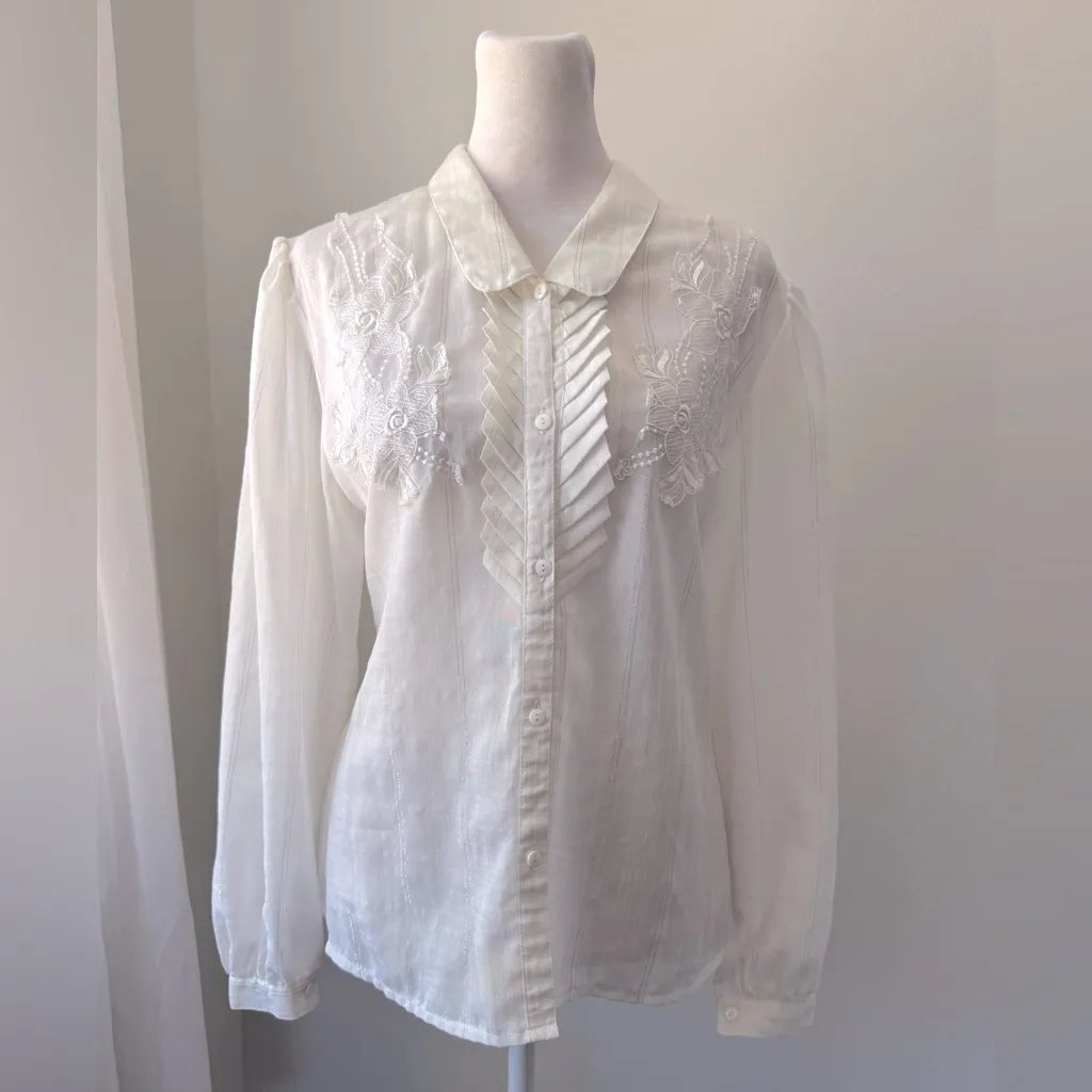 Shin Jia Shing Ivory Embroidered Long Sleeve Collared Button Down Blouse White - Image 2