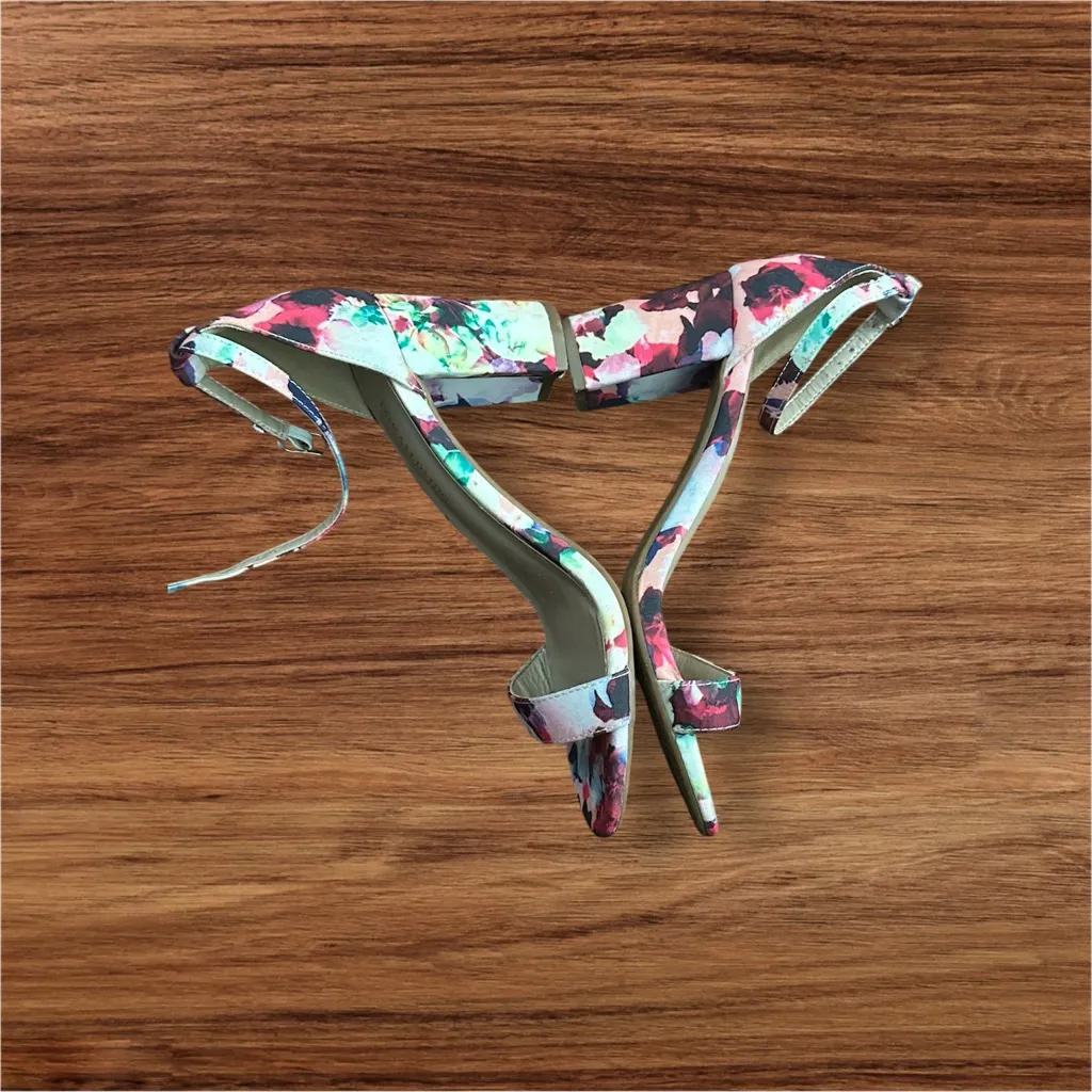 Dream Pairs Pink and Red Heeled Sandals - Image 3