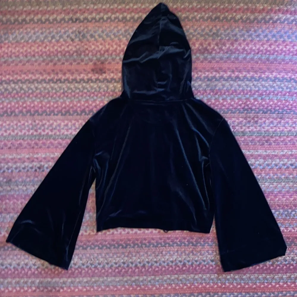 RCG 2017 BLACK VELVET WITCHY CORSET LACE FRONT BELL SLEEVE HOODIE - Image 5