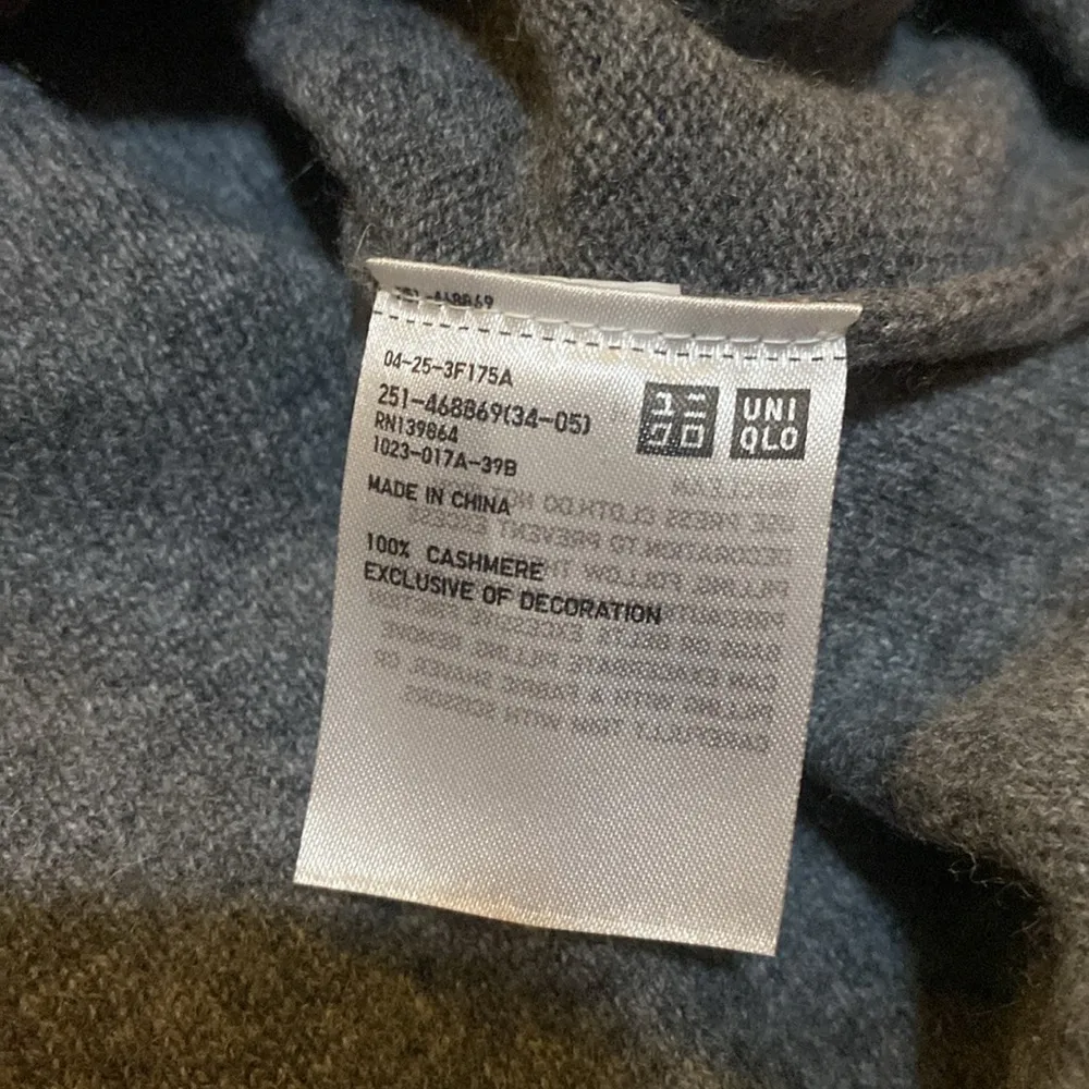 UNIQLO Anya Hindmarch Cashmere Long Sleeve Sweater Grey size S - Image 4