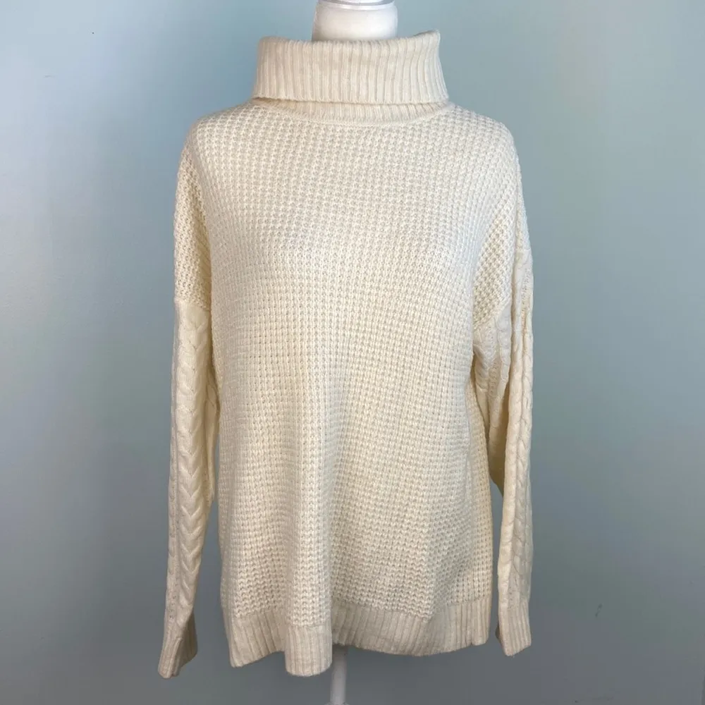 Michael Kors  Ribbed Knit Turtleneck Sweater White Drop Shoulders Size Large - Image 4