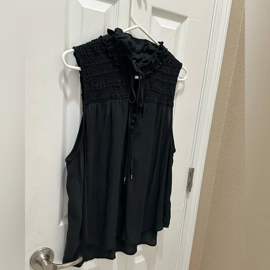 FREE PEOPLE Ruffle Me Up Top in black size Large - Image 2