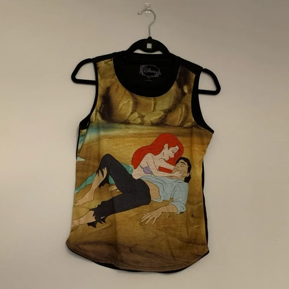 The Little Mermaid Ariel & Prince Eric Beach Scene Sleeveless Tank Small - Image 7