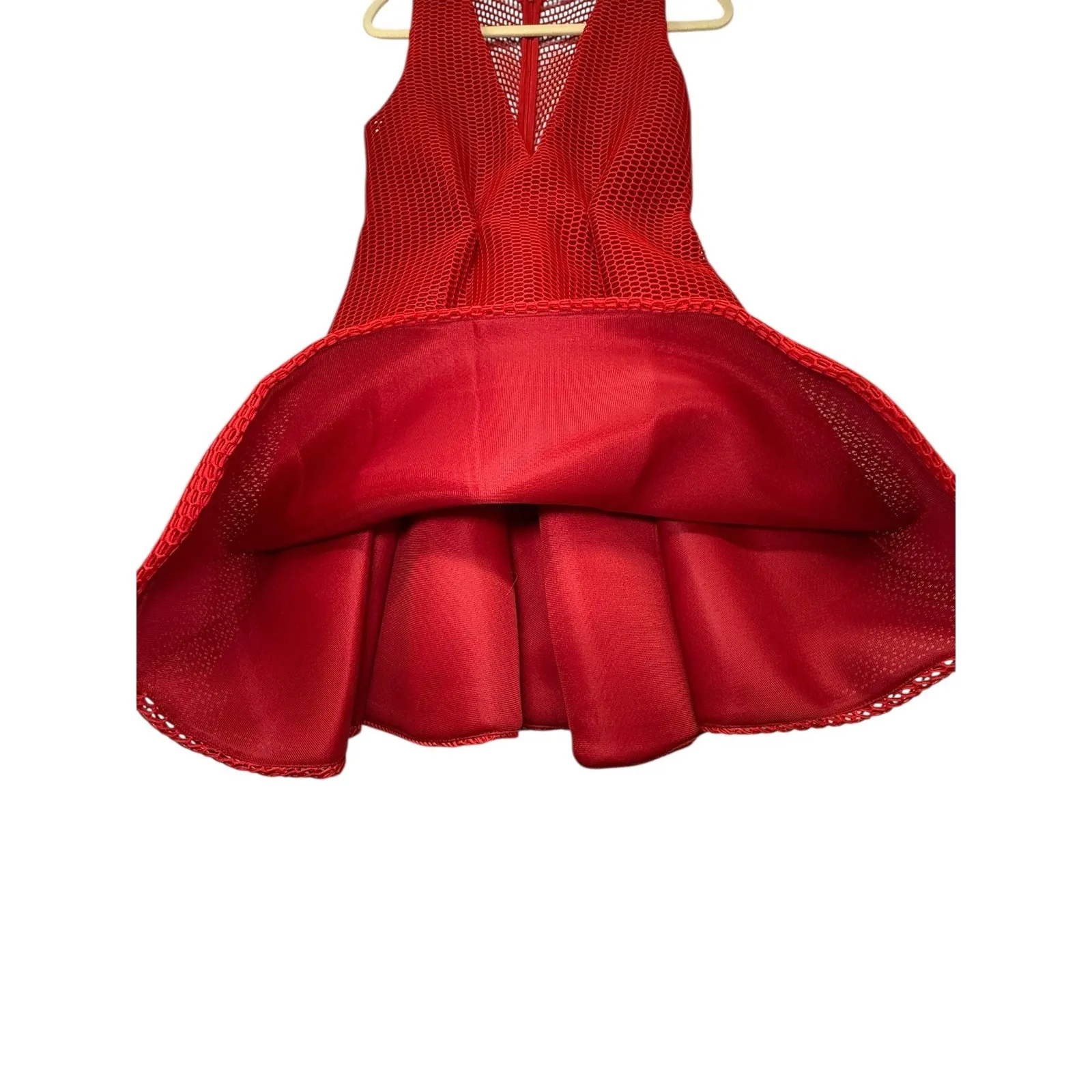 Issue New York Red V Neck Textured Flare Statement Party Cocktail Dress Medium - Image 6