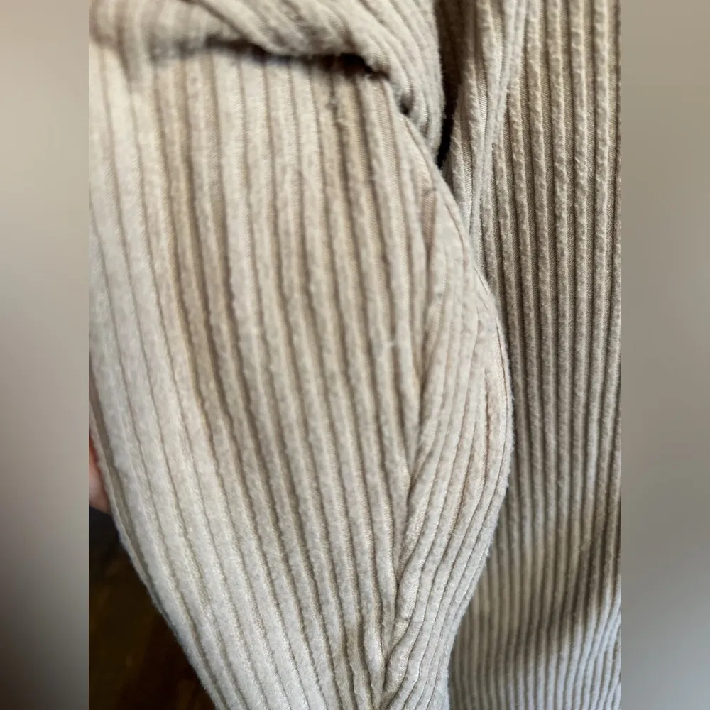 Doe & Rae Cowl Neck Sweater size M - Image 3