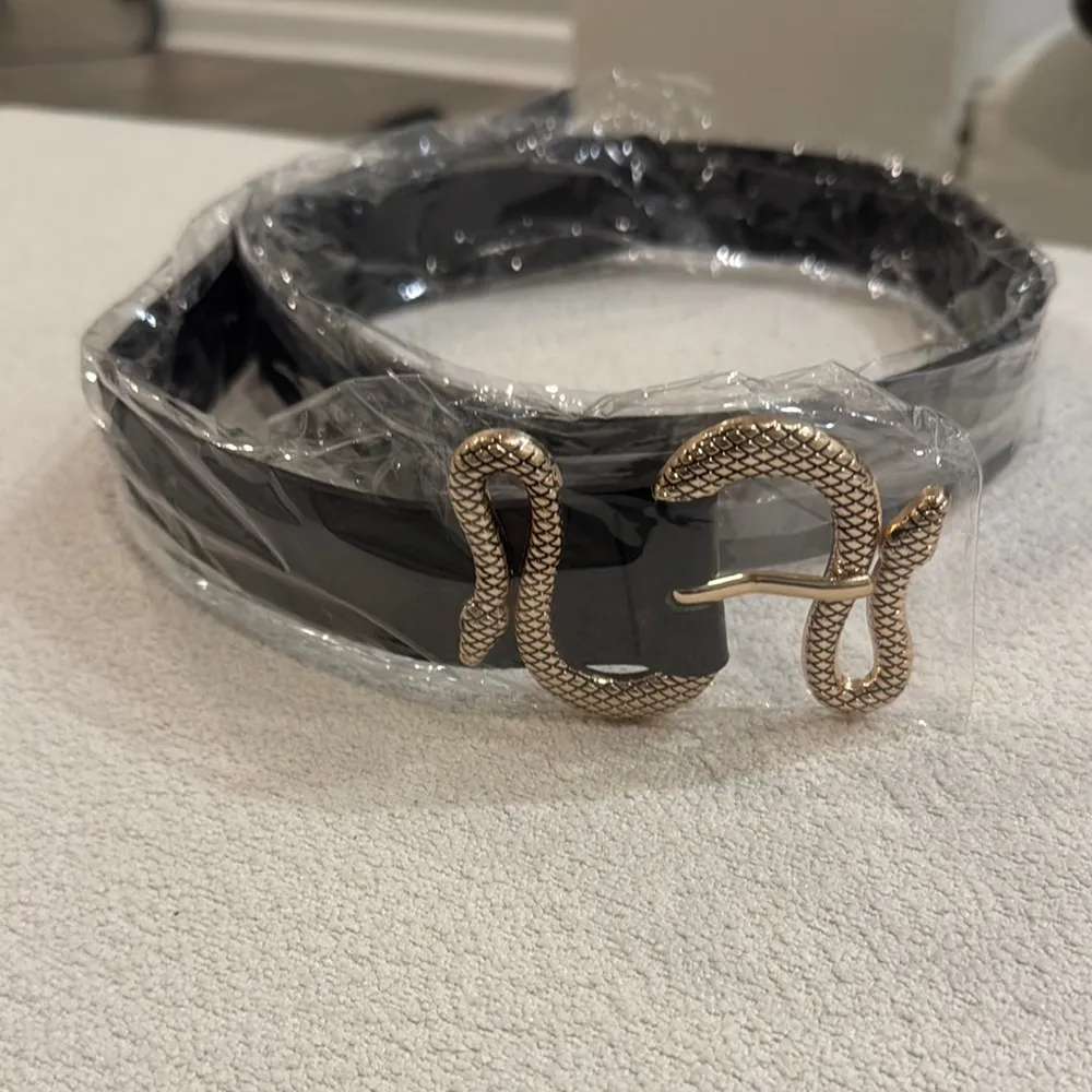 Black and Gold Leather Belt with Unique Buckle - Image 3