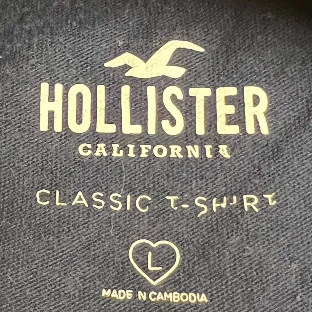 Hollister California T-shirt with Stitched on Logo - Size Large - VGUC - Image 4