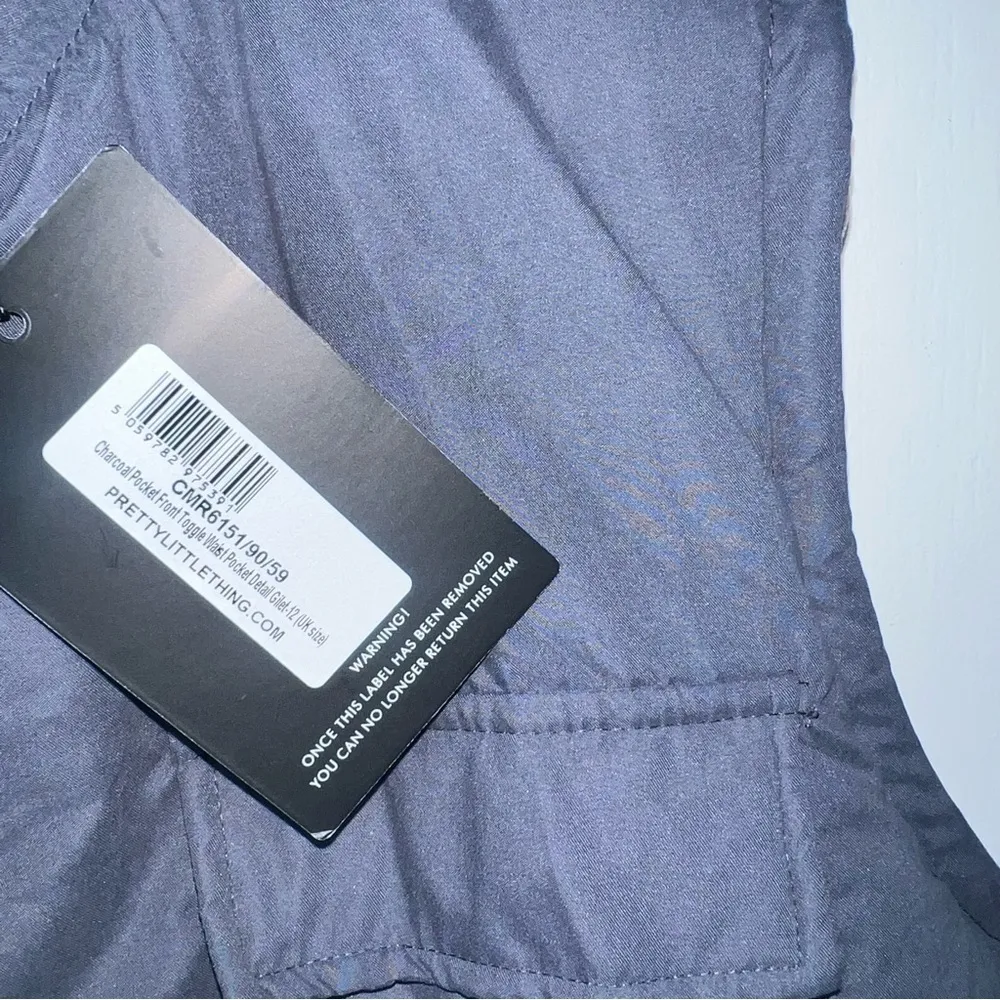 NWT SZ 12 CHARCOAL POCKET FRONT TOGGLE WAIST W/ POCKET Vest Pretty Little Thing - Image 2