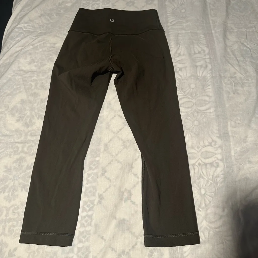 Lululemon olive green women capri Leggings size 4 - Image 2