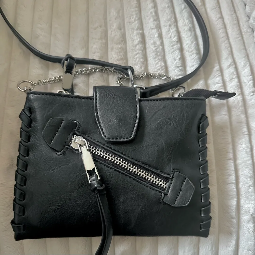 BCBGeneration Aubry Black Crossbody bag - Image 2