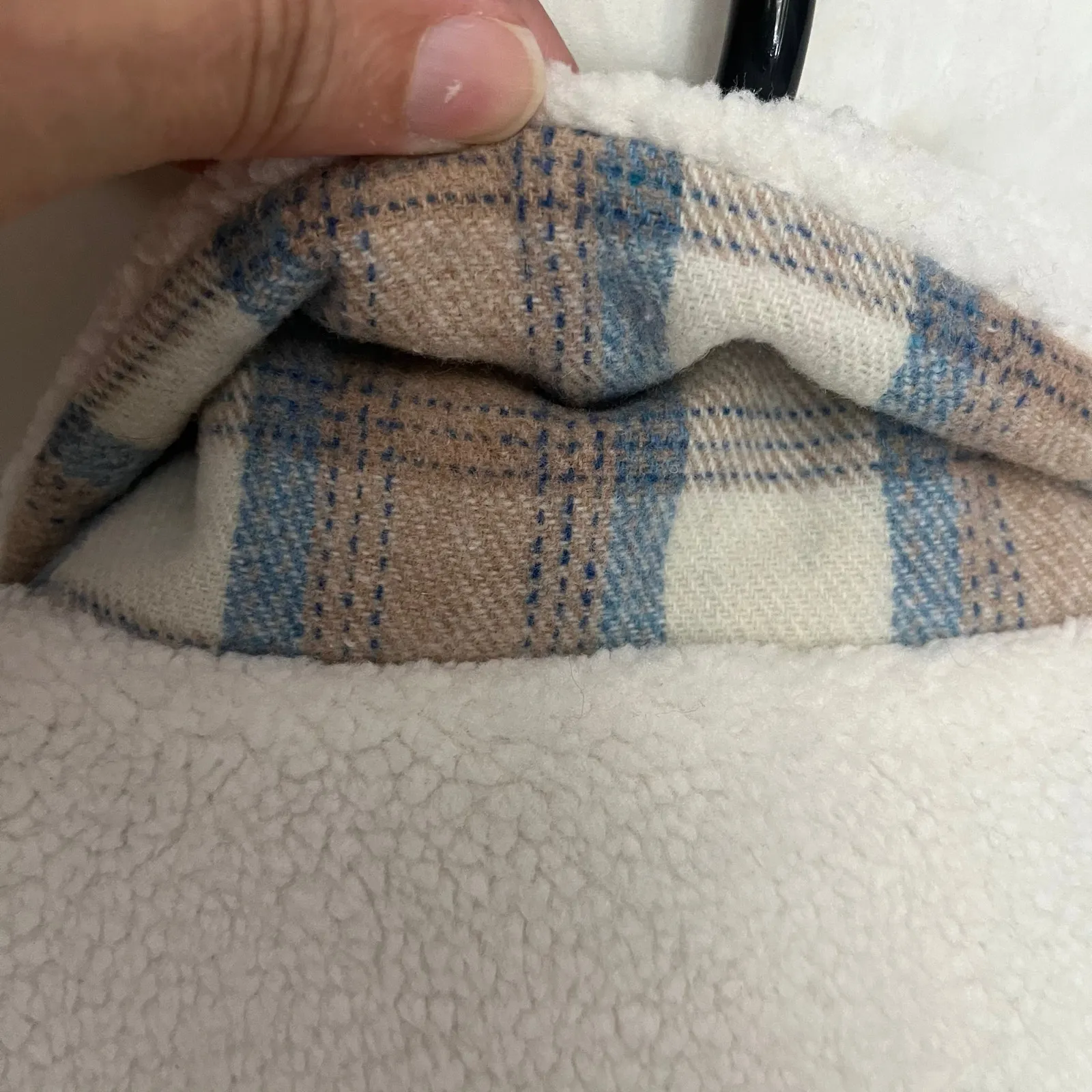 Hem Thread Sherpa Flannel Crop Womens Shacket Sz S Preppy Y2K Cottage Snap Cozy - Image 9