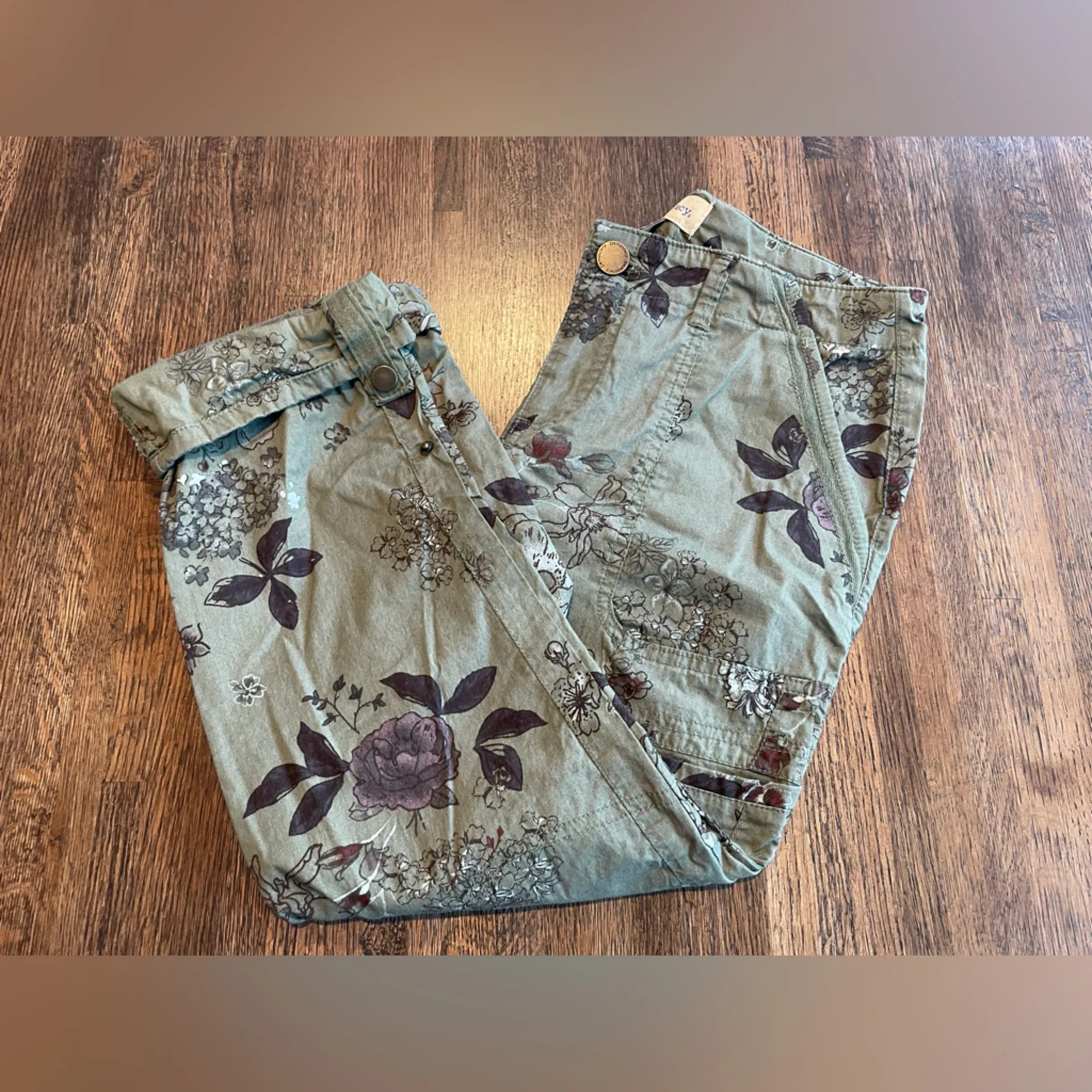 Democracy Green Floral ¨Flex¨ ellent Pants - Size 2 - Image 7