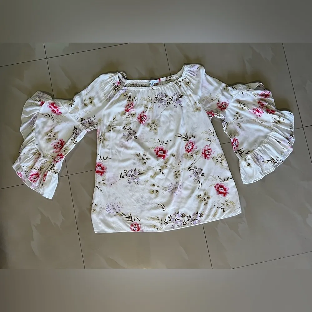 Fever Women's Top Size‎ M Multicolored Floral Round Neck Ruffle slevees White Size M - Image 11