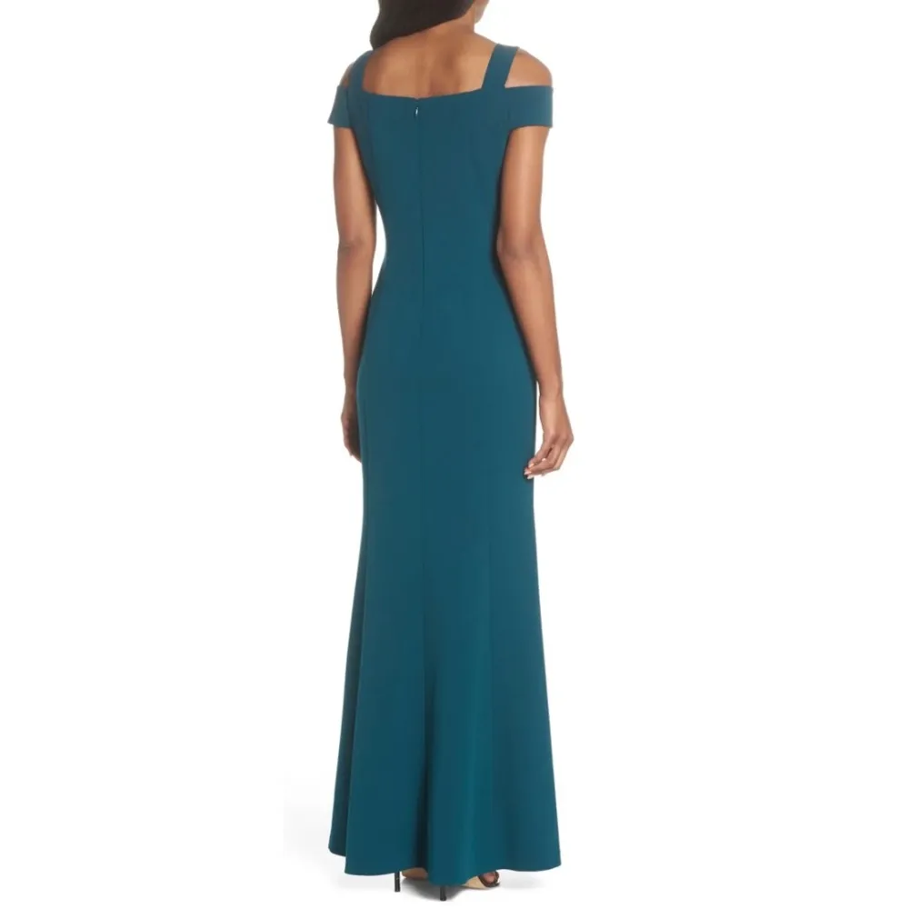 Eliza J Cold Shoulder Scuba Crepe Trumpet Gown - Image 9