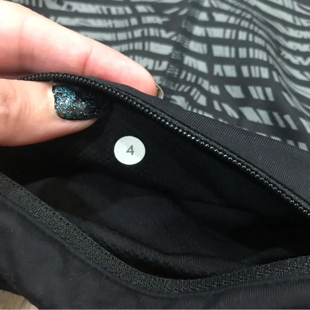 Lululemon Pace Rival Crop *Full-On Luxtreme
Stripe Play Slate Black / Black - Image 3