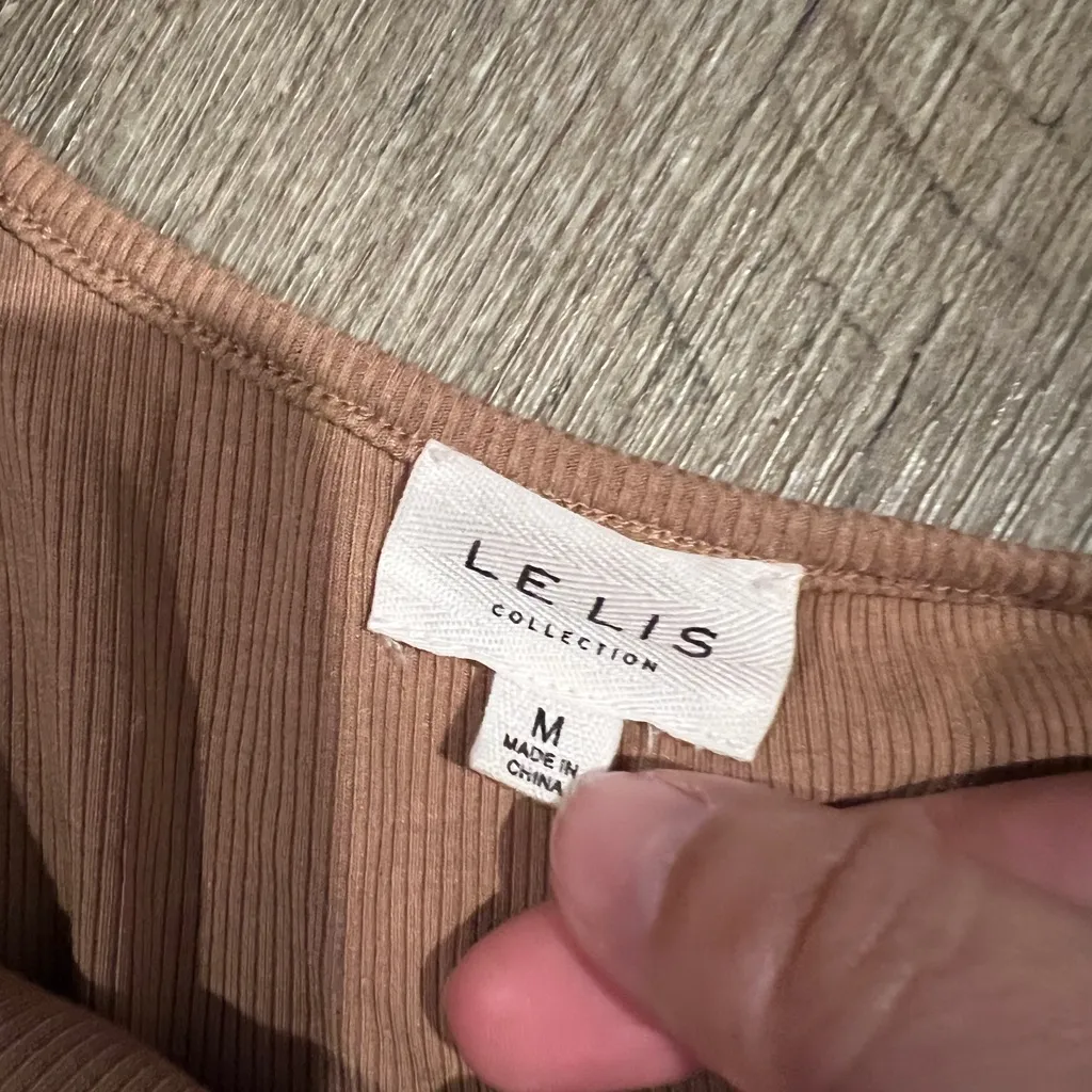 Le lis  tan Ribbed one shoulder stretchy bodysuit - Image 9