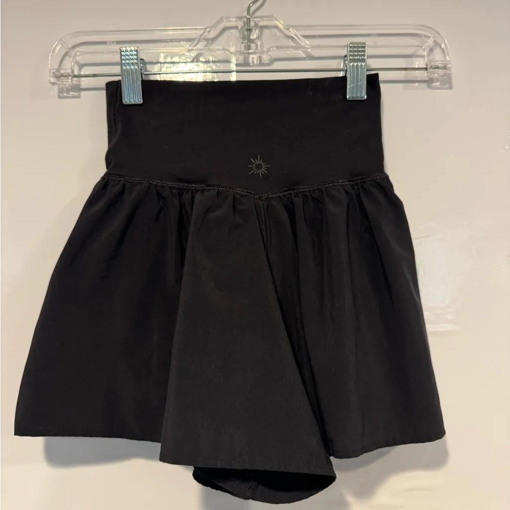 Aerie Offline black crossover flowy shorts - Image 4
