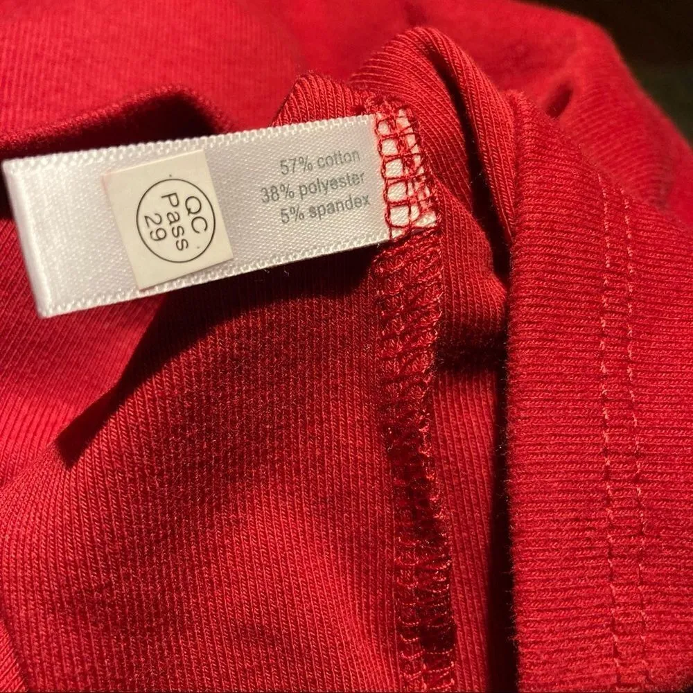 FASHION BUG, Women’s Large Red Top,New With Tags,V-neckline with buttons & loops - Image 8