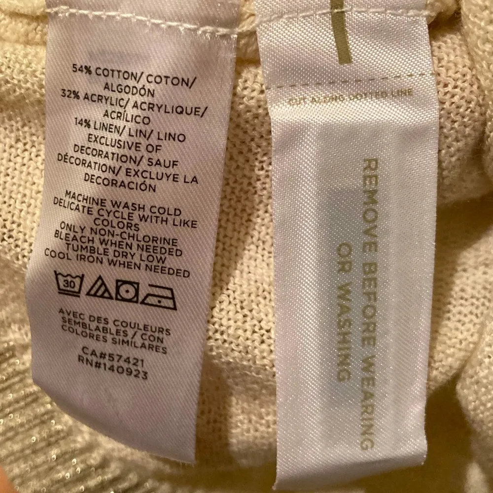 NWT Loft Metalic Silver embroidered Long Sleeve Blouse Women Size Large Creme. - Image 4