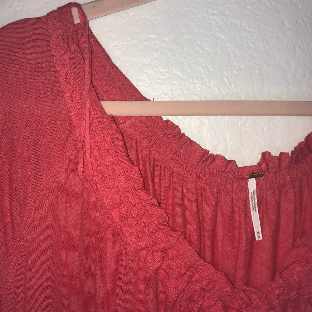 Free People Tee Camelia Top in Hot Pink Sz M NWT Lace Scoop Neck Ruffle Peplum - Image 7